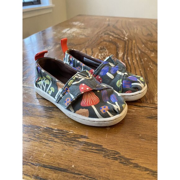 Toms Kids Mushroom Print Canvas Slip-On Shoes Size 6 Glow in the Dark - Picture 1 of 7